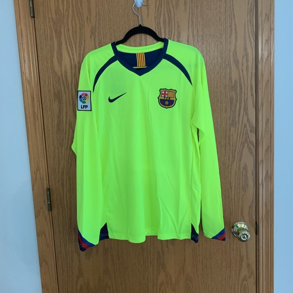Retro Barcelona 05/06 Jerseys - Picture 1 of 7